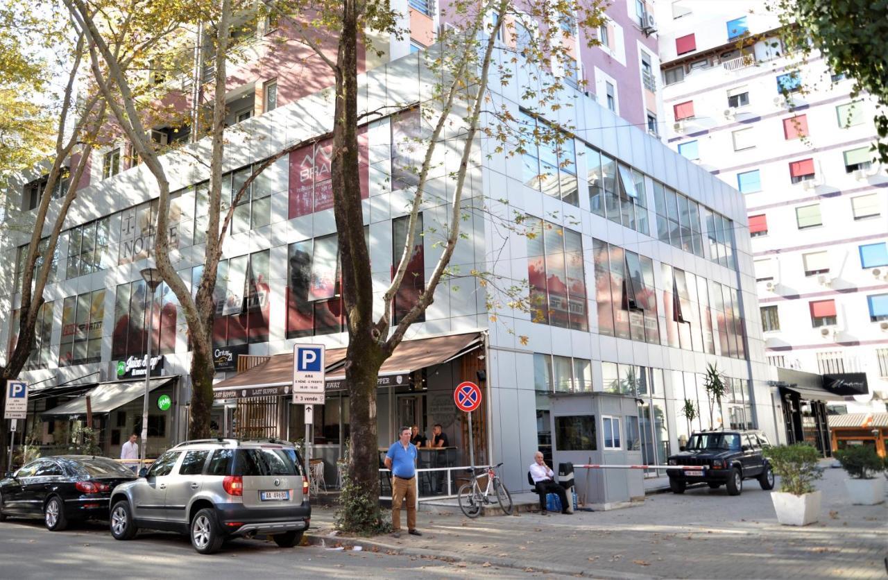 Haris Apartment Tirana No.3 エクステリア 写真